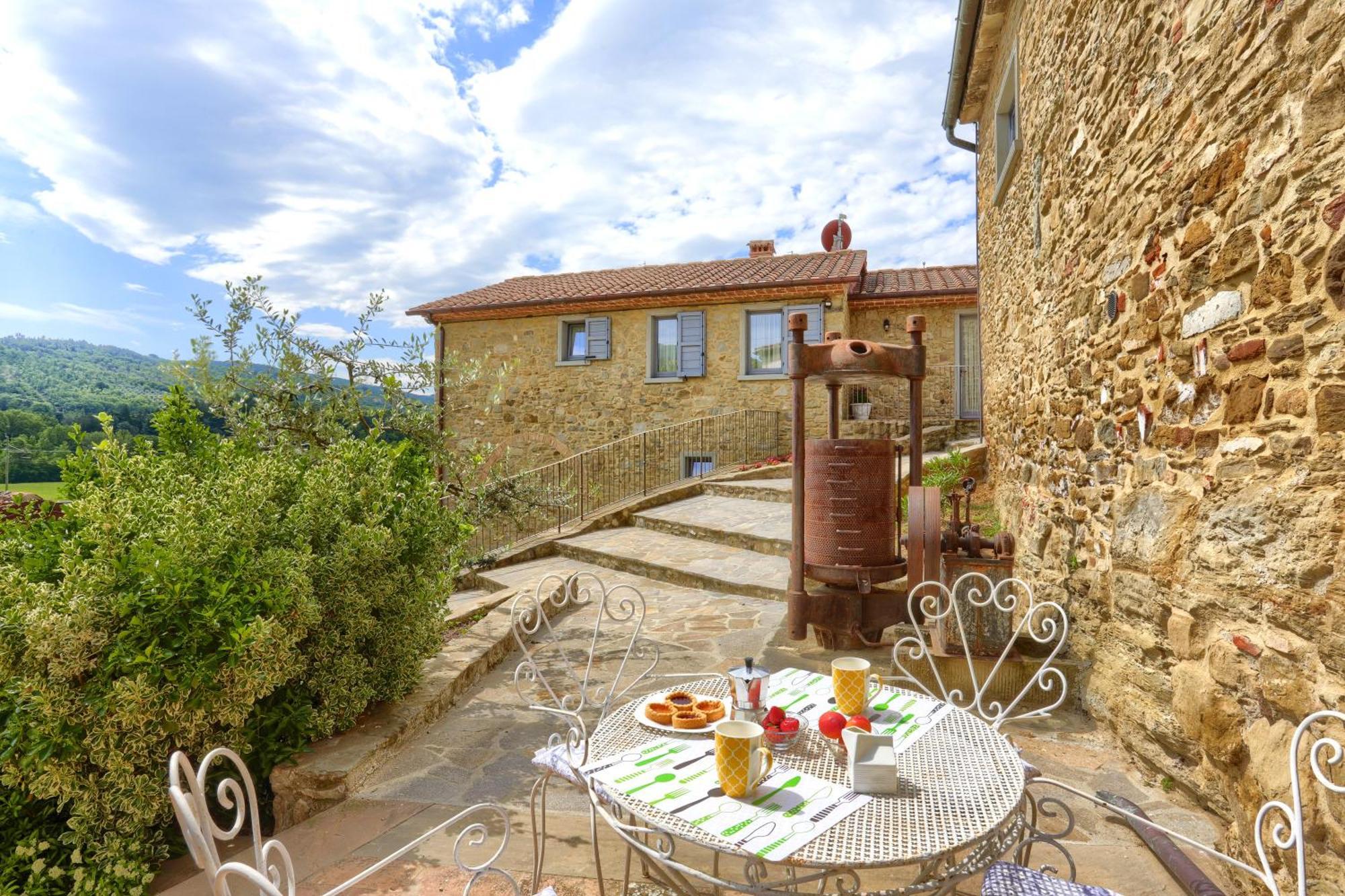 Baciano Azienda Agrituristico Venatoria Capolona Exteriör bild