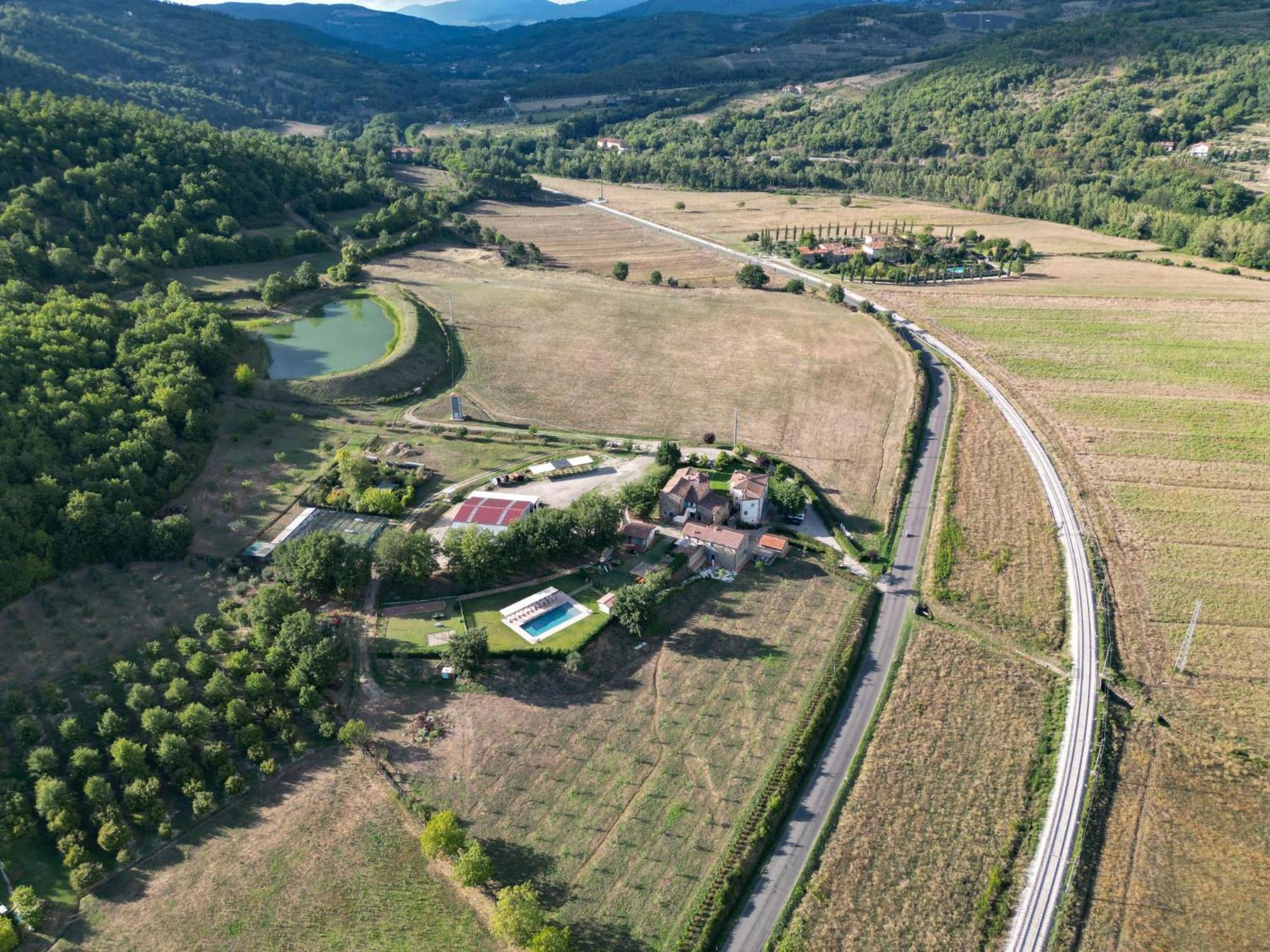 Baciano Azienda Agrituristico Venatoria Capolona Exteriör bild